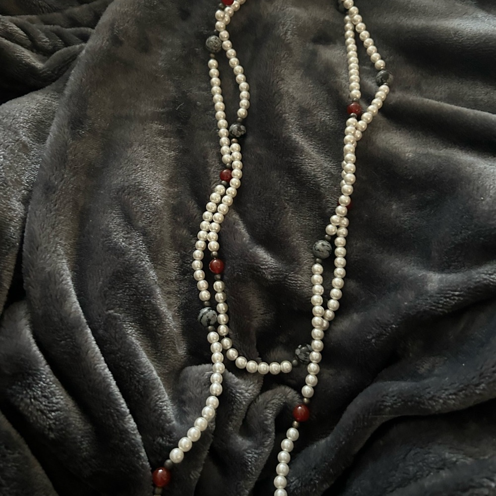 Elegant Pearl and Stone Necklace